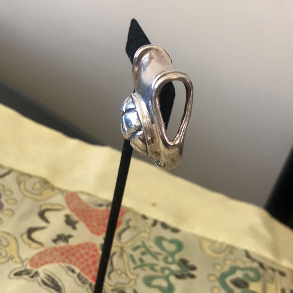 Sterling Silver contemporary clip earrings. Matching slider listed separately. - Picture 7 of 7